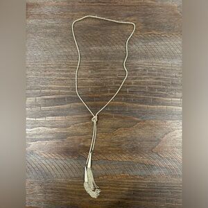 Kendra Scott necklace
